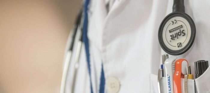 doctor-563428_1920 small